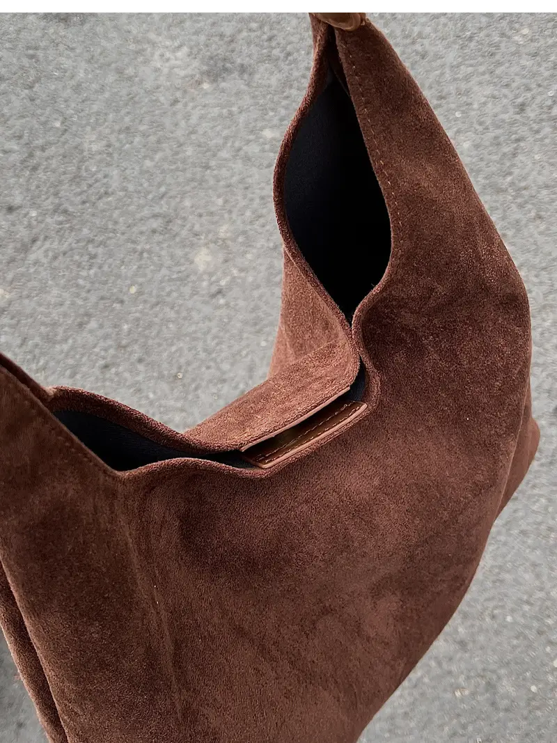 Frosted Leather Shoulder Bag Large Capacity 2023 — feature 16