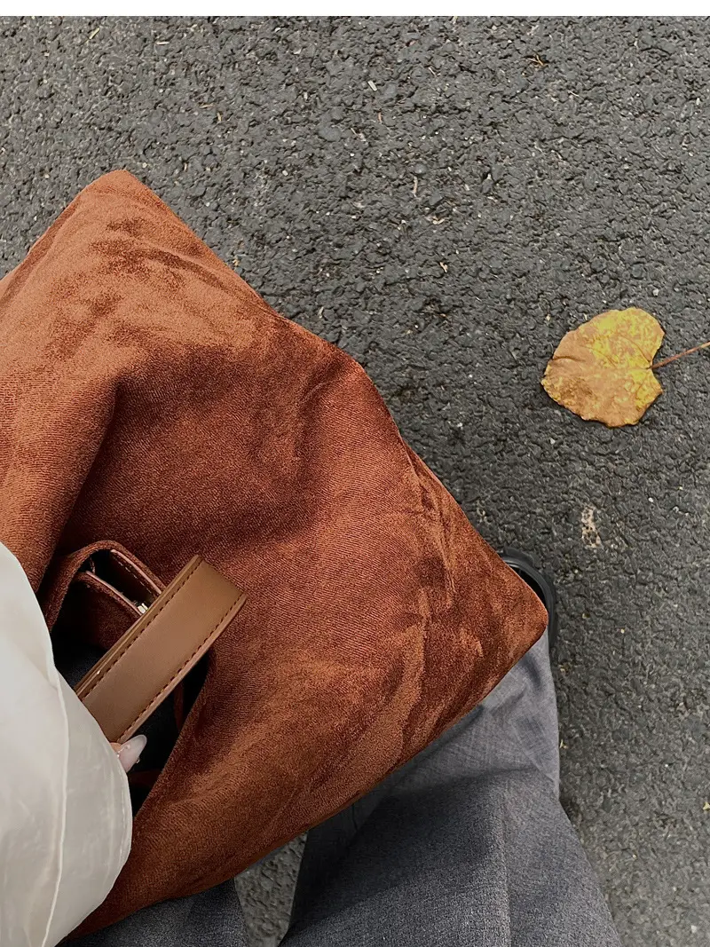 Frosted Leather Shoulder Bag Large Capacity 2023 — feature 17