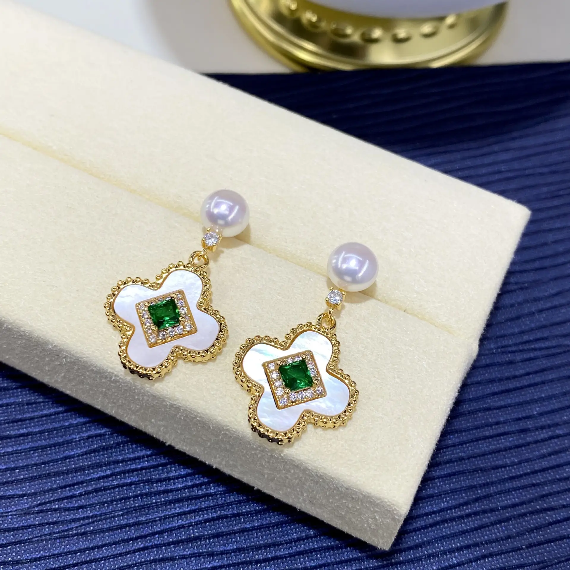 Natural Freshwater Pearl Clover Earrings with Green Diamond — feature 6
