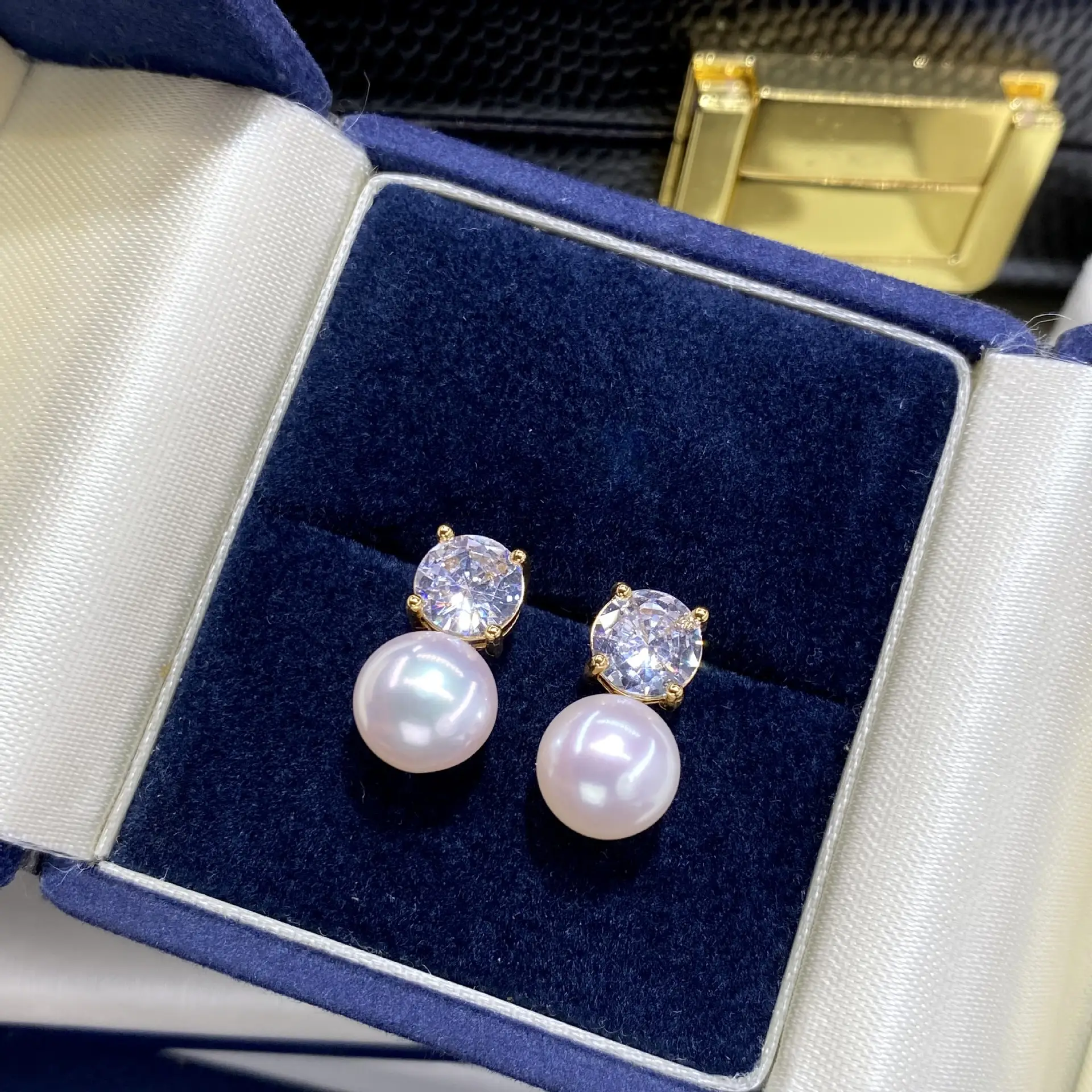 TikTok Exclusive Natural Freshwater Full Diamond Light Luxury Earrings High Elegant for Women - Image 3