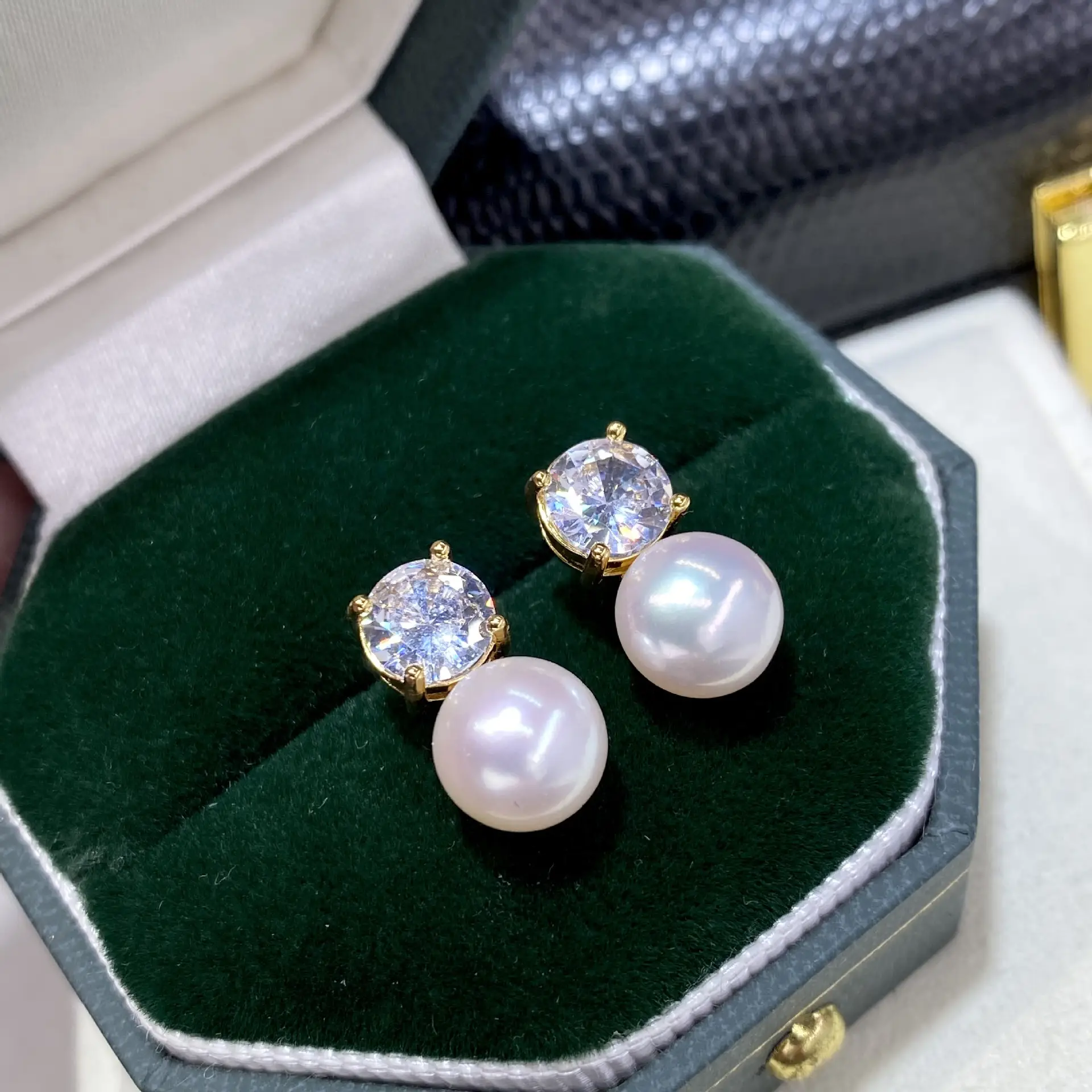 TikTok Exclusive Natural Freshwater Full Diamond Light Luxury Earrings High Elegant for Women — feature 3