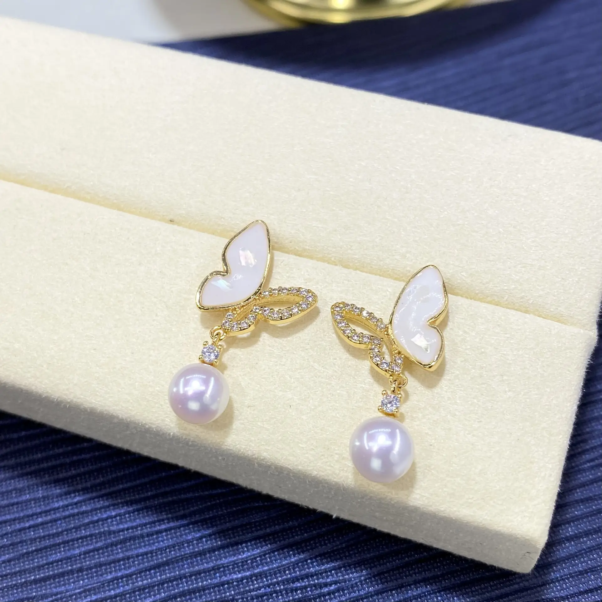 Natural Freshwater Butterfly Diamond Hollow Earrings for Women - Image 5
