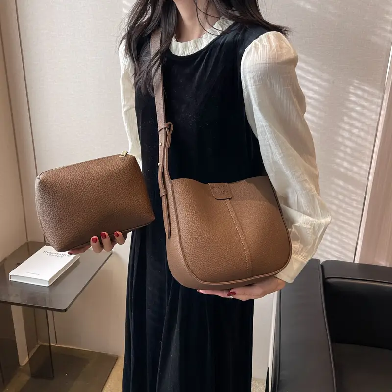 Vintage Brown Bucket Bag for Women Large Capacity Messenger Bag — feature 14