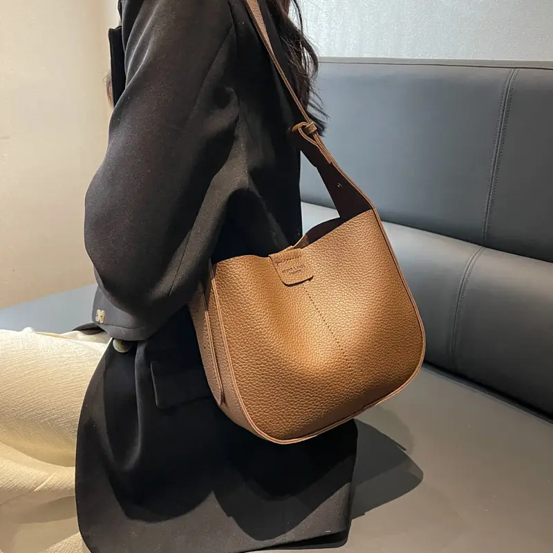 Vintage Brown Bucket Bag for Women Large Capacity Messenger Bag — feature 7