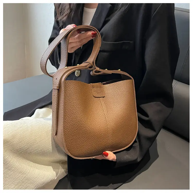 Vintage Brown Bucket Bag for Women Large Capacity Messenger Bag - Image 2