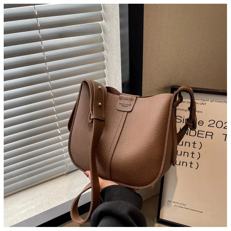 Vintage Brown Bucket Bag for Women Large Capacity Messenger Bag - Image 3