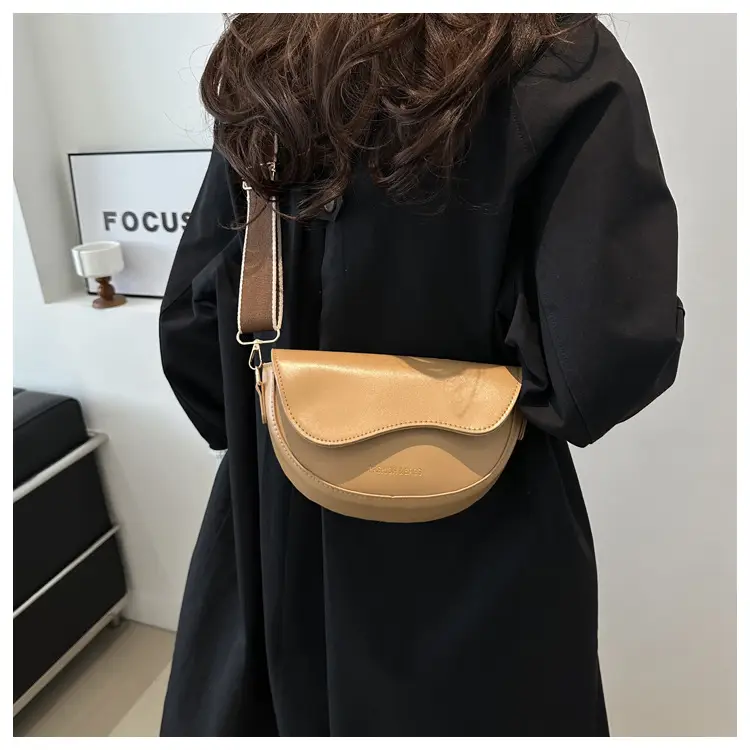 Women's Crossbody Bag Cream PU Leather 2024 Winter — feature 45