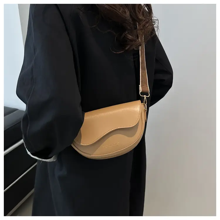 Women's Black Saddle Crossbody Bag with Large Capacity — feature 16