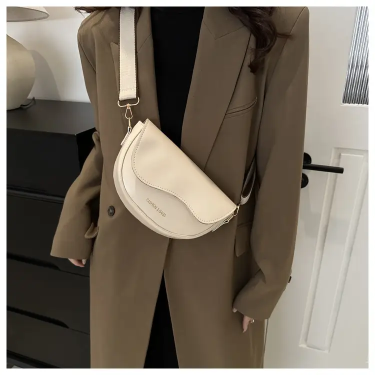 Women's Black Saddle Crossbody Bag with Large Capacity — feature 19