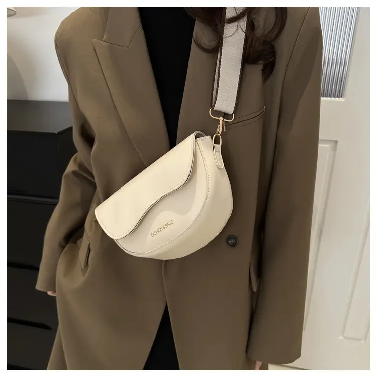 Women's Black Saddle Crossbody Bag with Large Capacity — feature 20