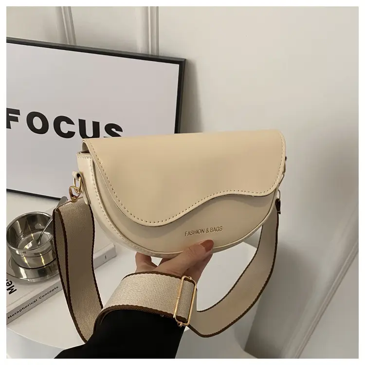 Women's Black Saddle Crossbody Bag with Large Capacity — feature 23