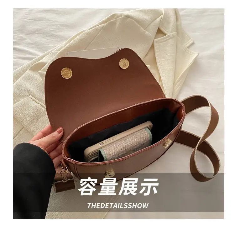 Women's Black Saddle Crossbody Bag with Large Capacity — feature 7