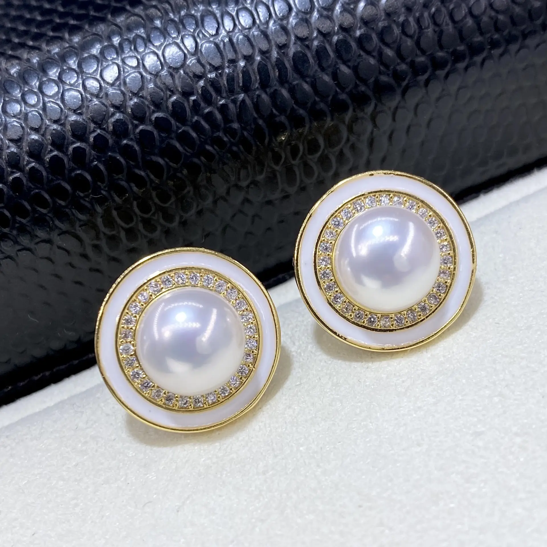 TikTok Popular Natural Freshwater Simple Round Earrings Light Luxury Niche Earrings All-match Women's S925 Silver Needle Earrings - Image 5