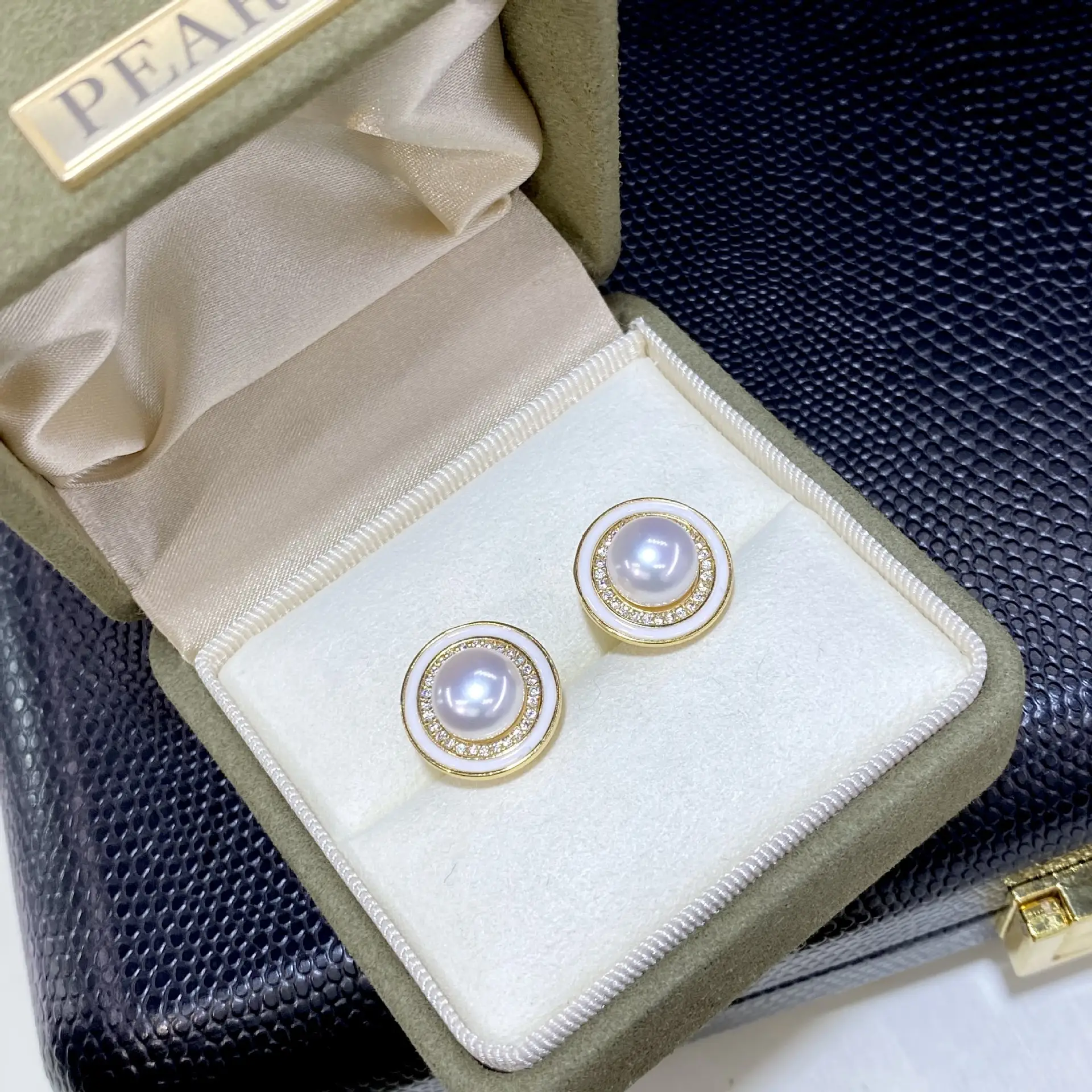TikTok Popular Natural Freshwater Simple Round Earrings Light Luxury Niche Earrings All-match Women's S925 Silver Needle Earrings - Image 6