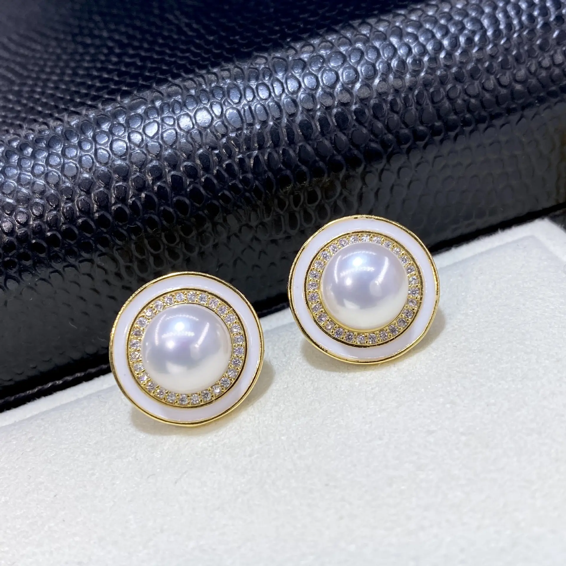 TikTok Popular Natural Freshwater Simple Round Earrings Light Luxury Niche Earrings All-match Women's S925 Silver Needle Earrings — feature 8