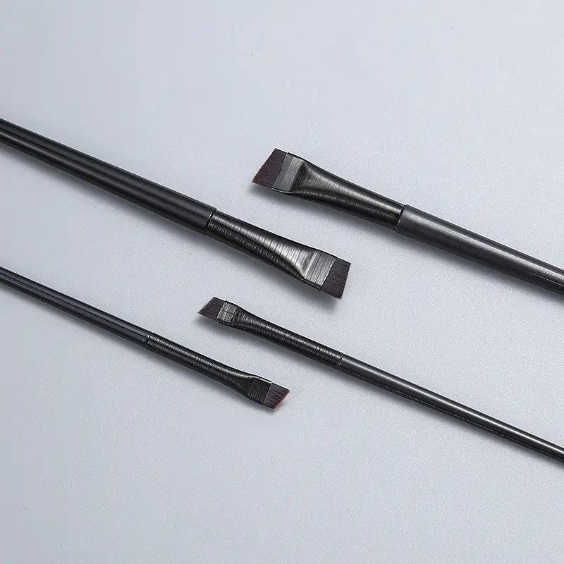 Cross-border eyeliner brush with oblique head for precise eye makeup — feature 10