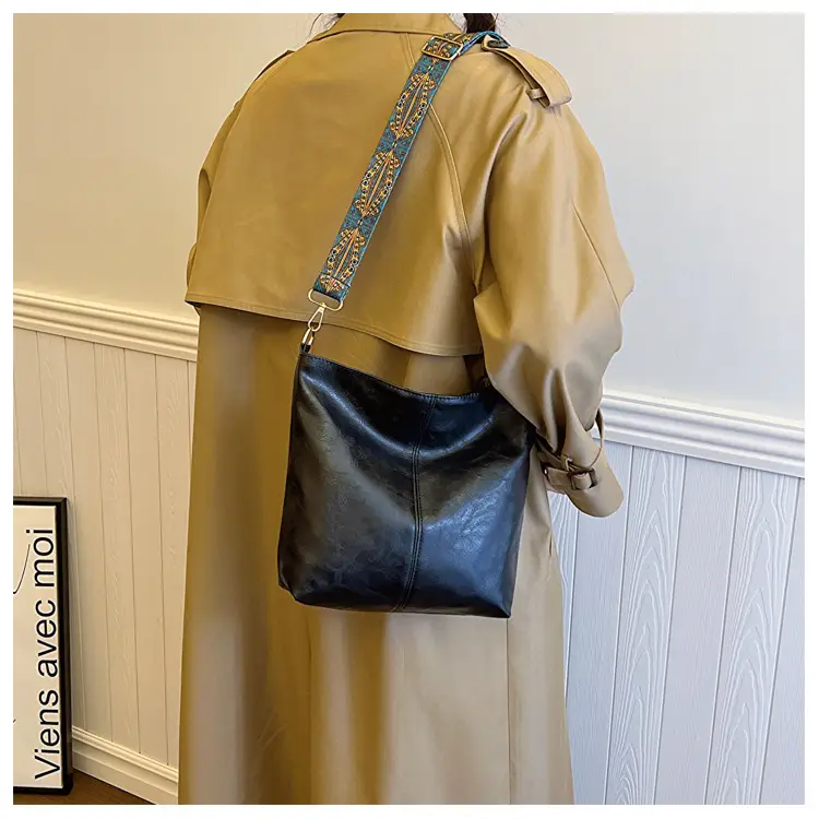 Women's Ethnic Wide Strap Bucket Bag 2024 — feature 13
