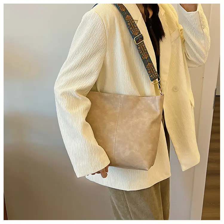 Women's Ethnic Wide Strap Bucket Bag 2024 — feature 20