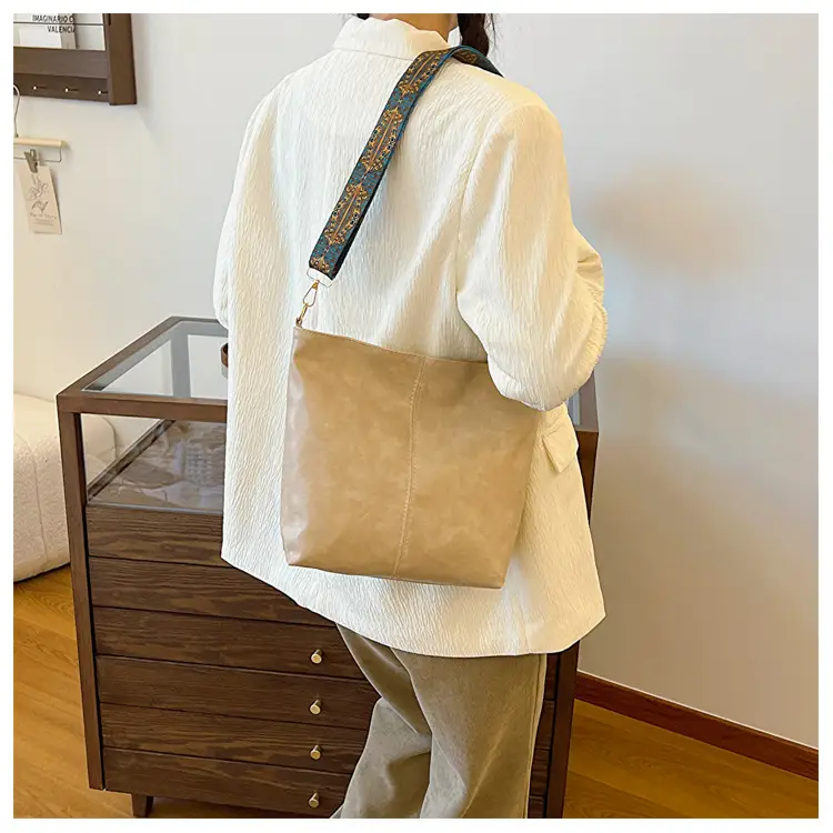 Women's Ethnic Wide Strap Bucket Bag 2024 — feature 21