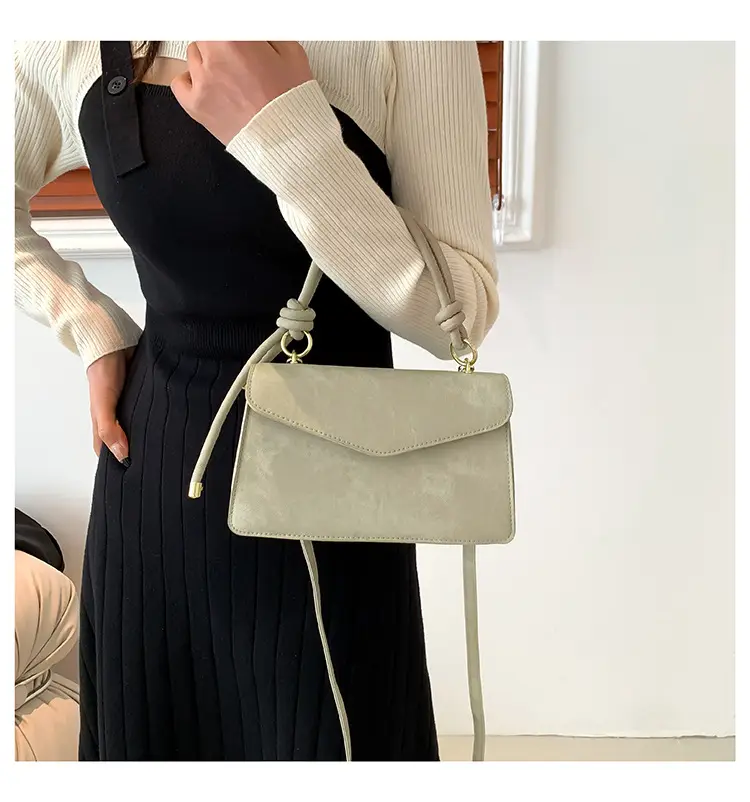 Vintage Women's Square Shoulder Bag 2024 New Spring — feature 13