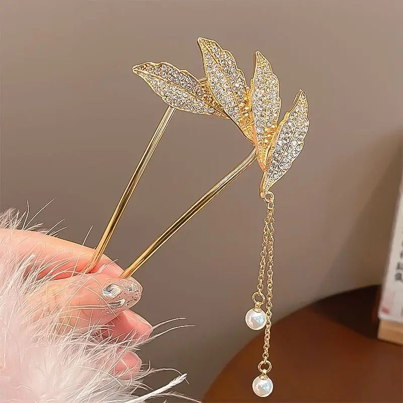 Elegant Pearl Hairpin for Women Golden Modern Style — feature 4