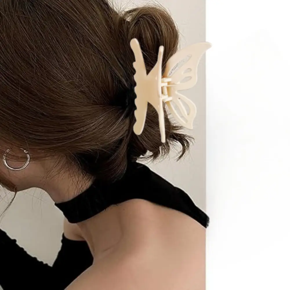 European Butterfly Hairpin Clip for Women Retro Elegant 3D Design