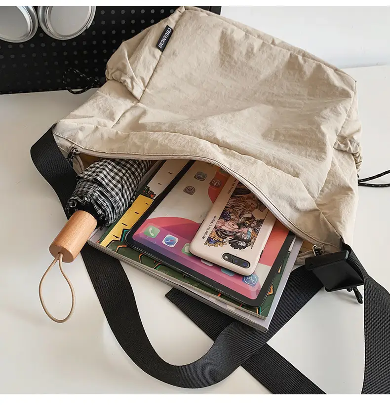 Large Capacity Retro Nylon Shoulder Bag for Men Women — feature 18
