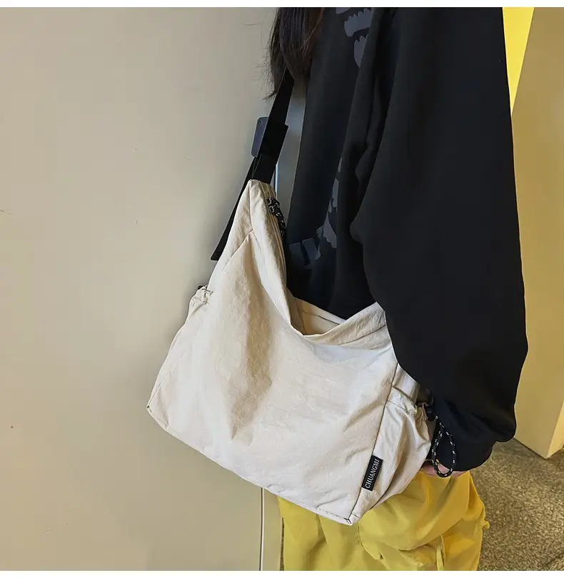 Large Capacity Retro Nylon Shoulder Bag for Men Women — feature 25