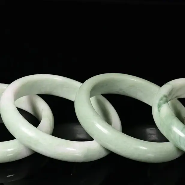 Light Green Guizhou Jade Bracelet for Women - Image 4