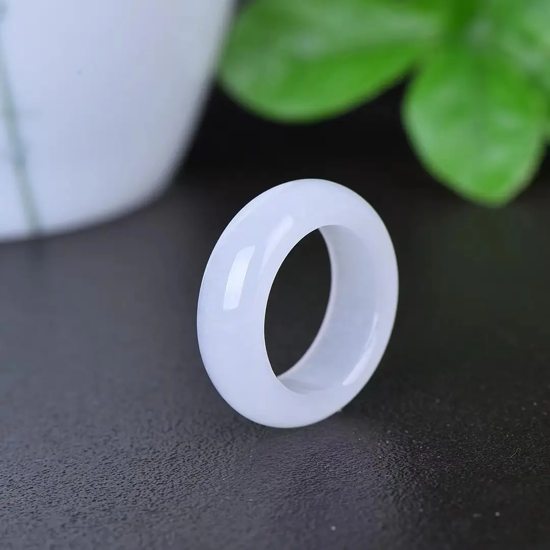 White Golden Silk Jade Ring Unisex Fashionable - Image 4