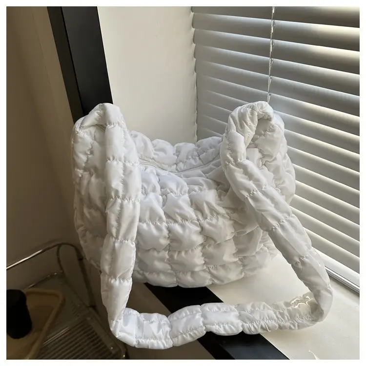 White Bubble Plaid Crossbody Bag 2024 Winter — feature 12