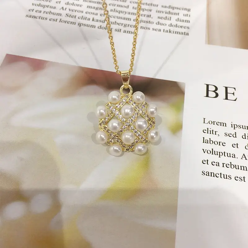 Luxury Pearl Pendant Necklace with Multi-Bead Design — feature 5