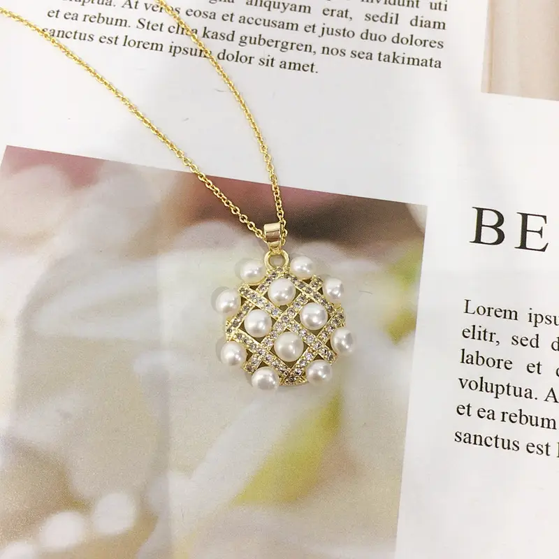 Luxury Pearl Pendant Necklace with Multi-Bead Design — feature 6