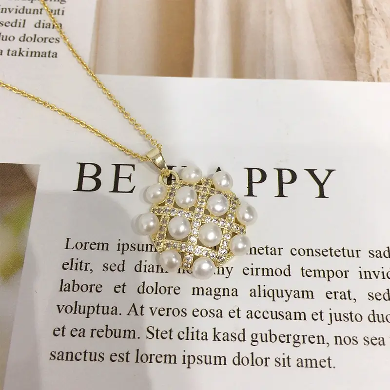 Luxury Pearl Pendant Necklace with Multi-Bead Design — feature 7