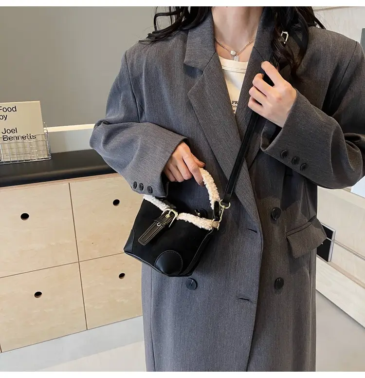 Korean Style Plush Shoulder Bag for Women 2024 — feature 13