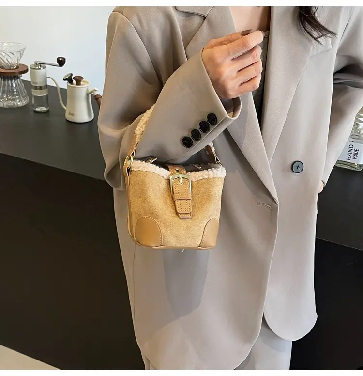 Korean Style Plush Shoulder Bag for Women 2024 — feature 7