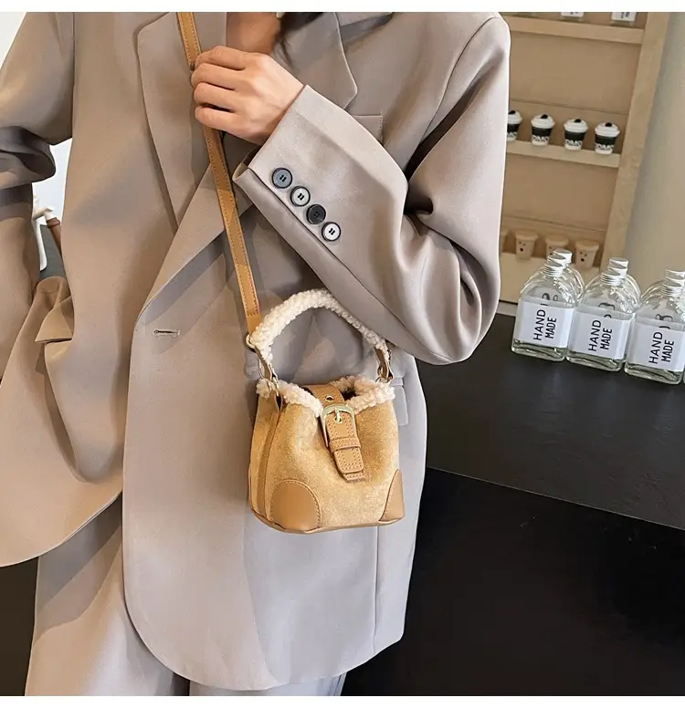 Korean Style Plush Shoulder Bag for Women 2024 — feature 8