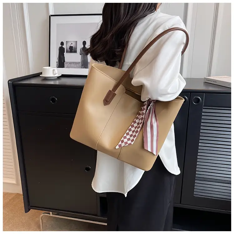 Pink Leather Tote Bag with Checkered Tassel for Women — feature 10