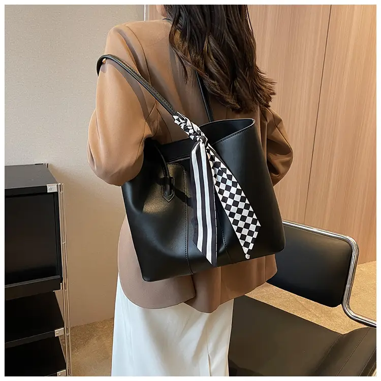 Pink Leather Tote Bag with Checkered Tassel for Women — feature 9