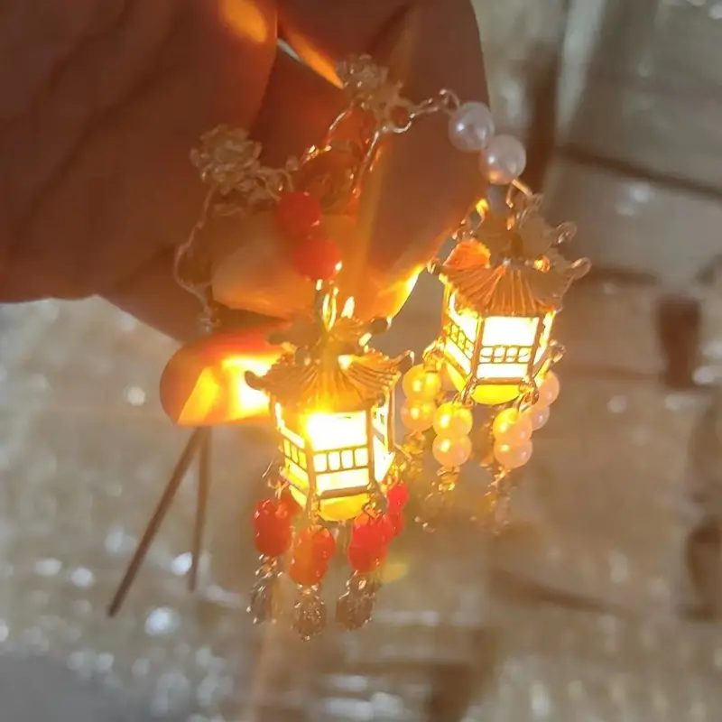 Ancient Light-Emitting Hairpin Lamp with Tassel Design — feature 2