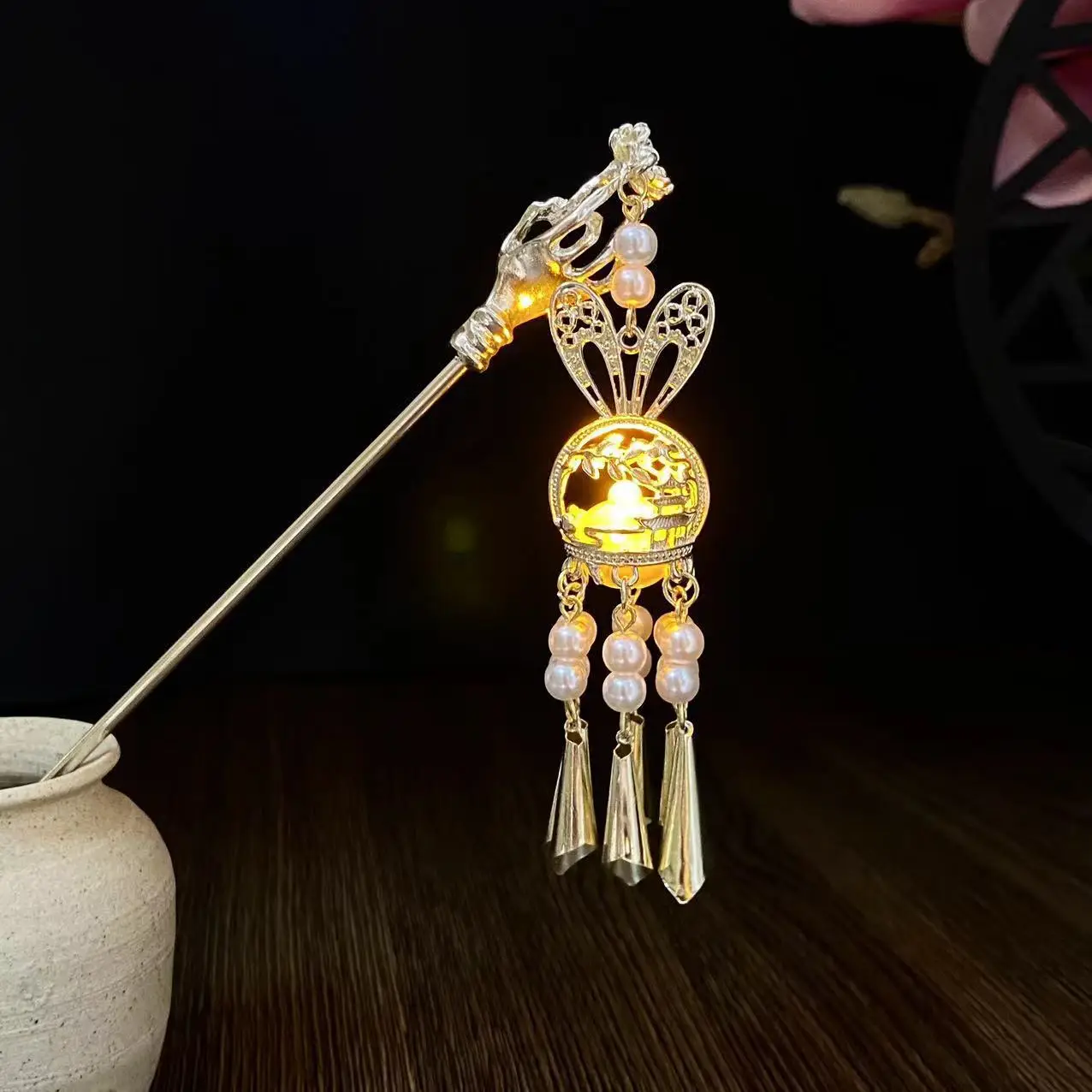 Ancient Light-Emitting Hairpin Lamp with Tassel Design — feature 28