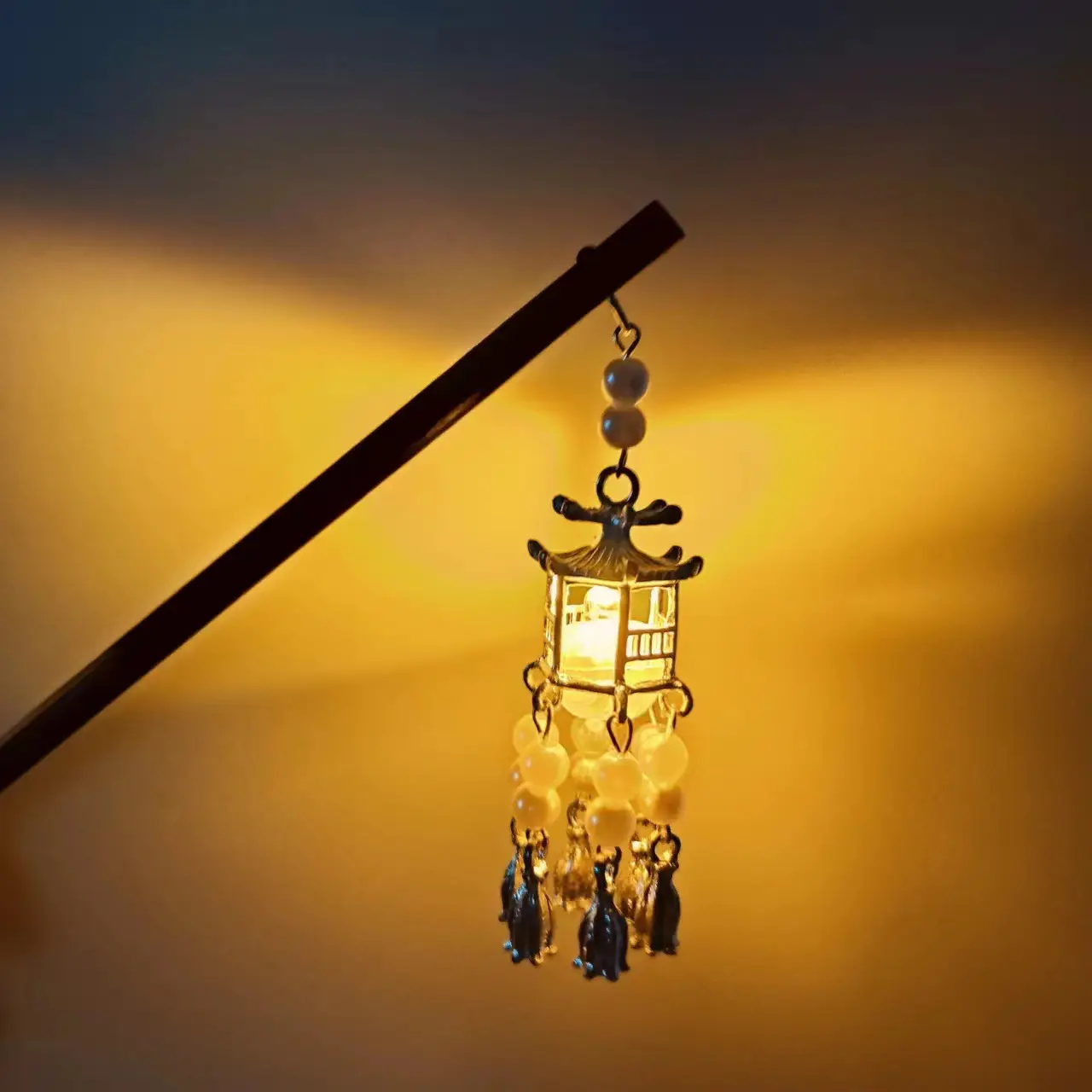 Ancient Light-Emitting Hairpin Lamp with Tassel Design — feature 32