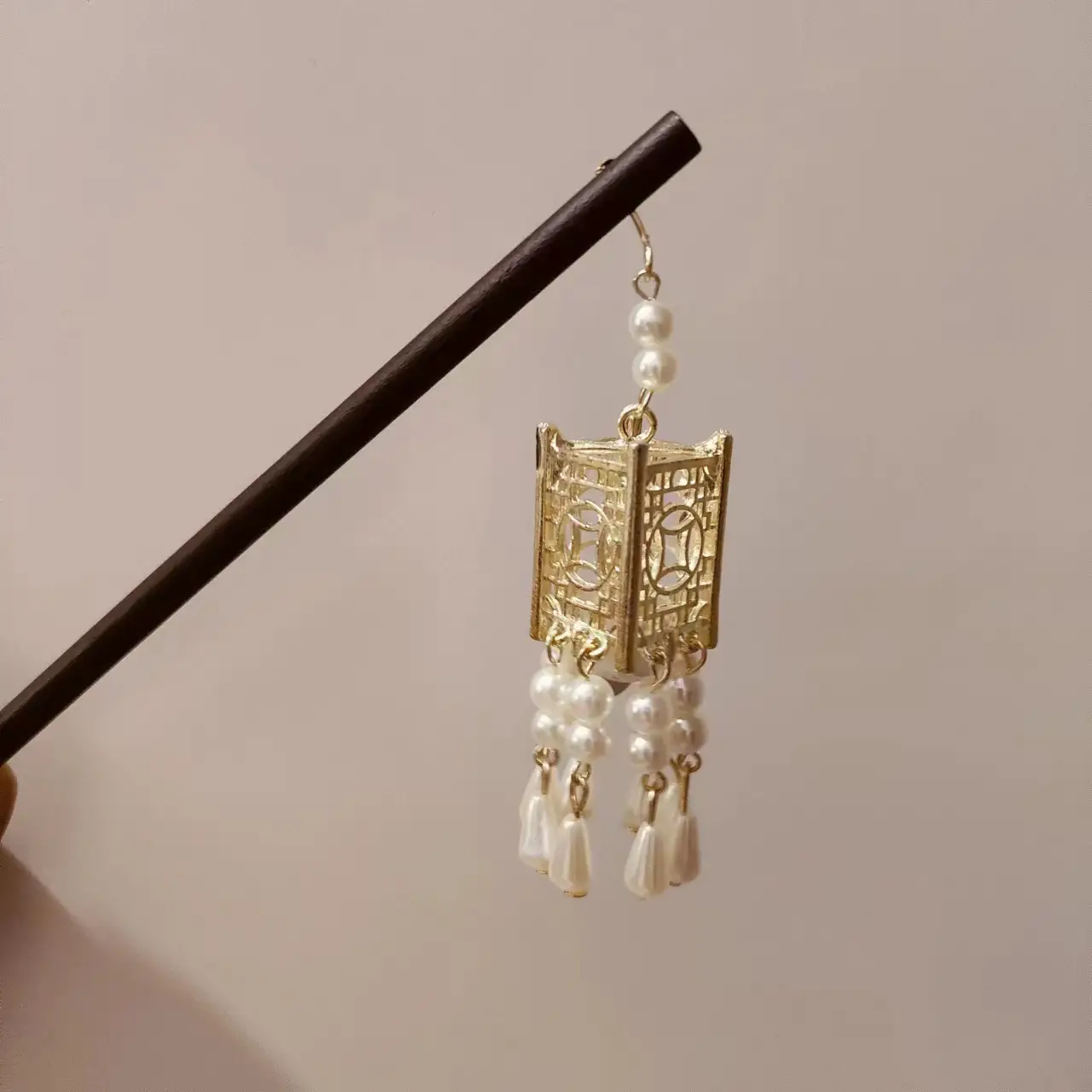 Ancient Light-Emitting Hairpin Lamp with Tassel Design — feature 33