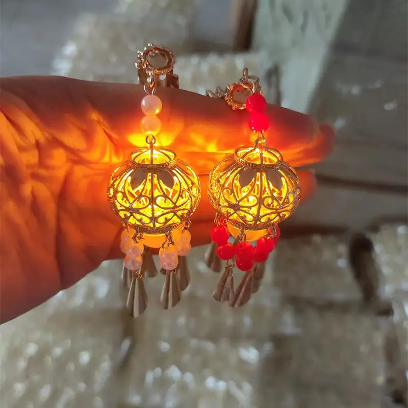 Ancient Light-Emitting Hairpin Lamp with Tassel Design — feature 5