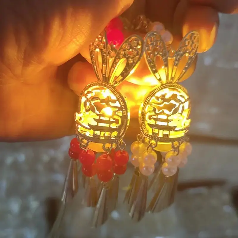 Ancient Light-Emitting Hairpin Lamp with Tassel Design — feature 8