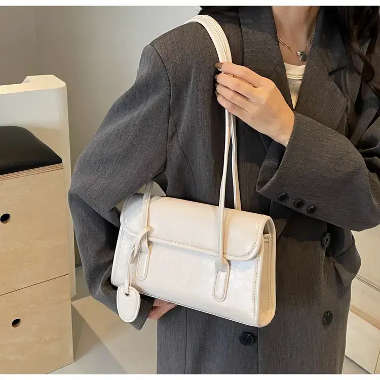 Women Retro Brown Leather Shoulder Bag 2023 — feature 18