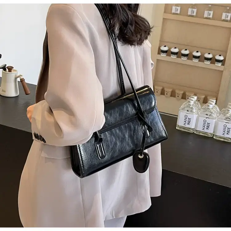 Women Retro Brown Leather Shoulder Bag 2023 — feature 20