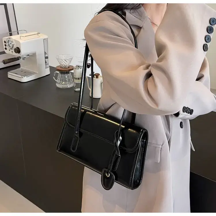 Women Retro Brown Leather Shoulder Bag 2023 — feature 21