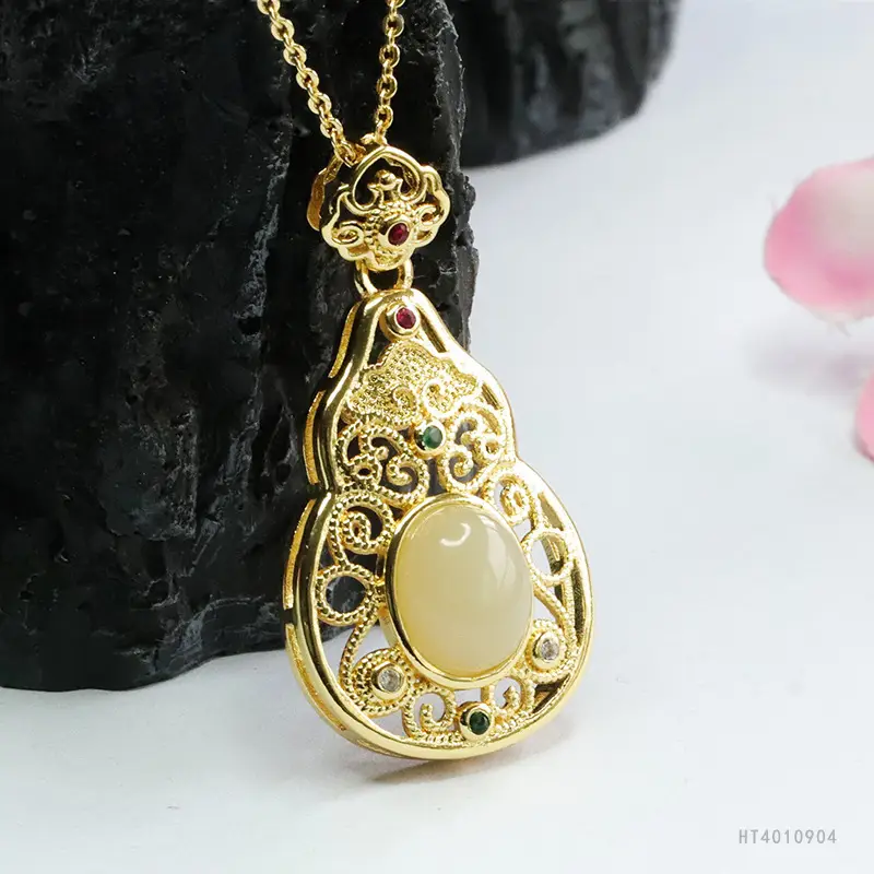 Guan Yu Jade Pendant Necklace Clear Water Gourd Gold — feature 8
