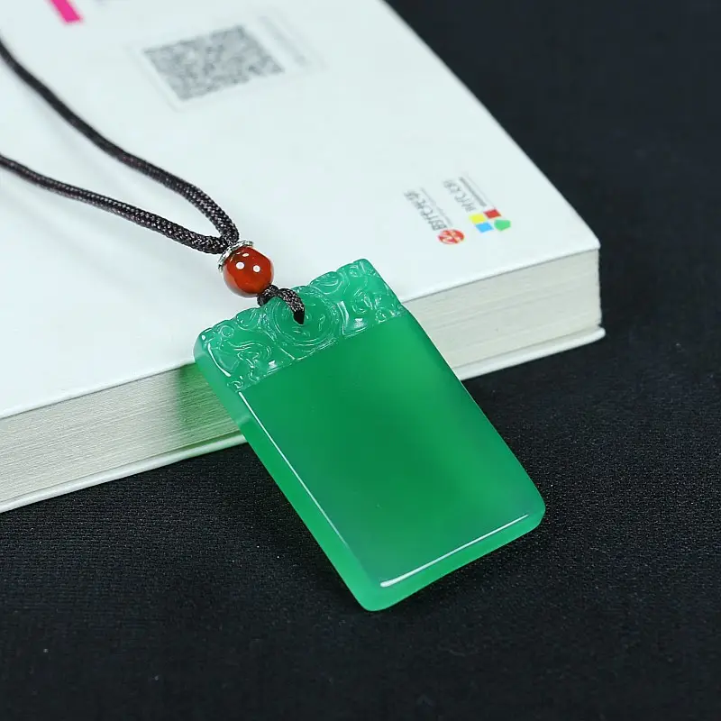 Green Jade Agate Pendant Necklace for Men Women — feature 7